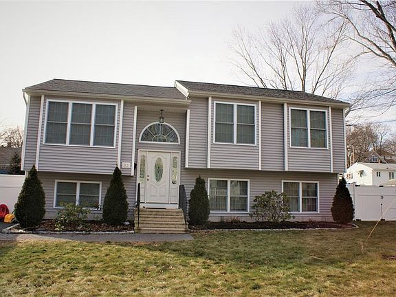 3rd image of 32 Atwood St