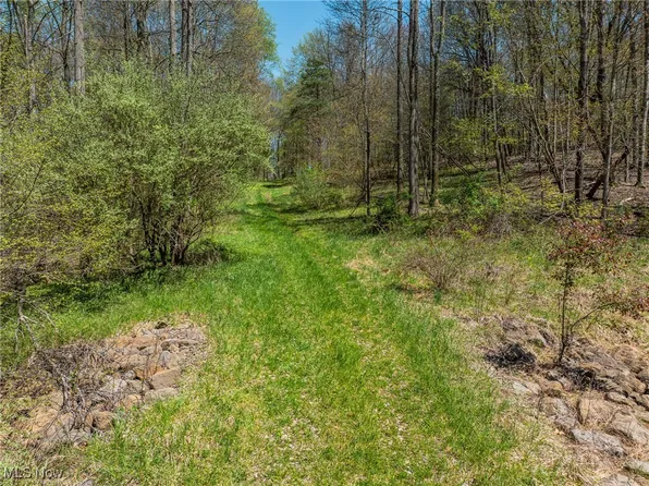 Hope Rd NW, Mineral City, OH 44656