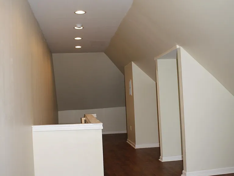 1466 Indianola Ave — Photo 23