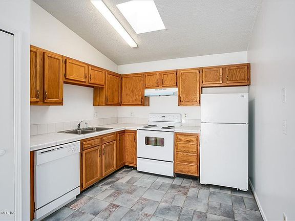 4th image of 8361 Argyle Corners Dr E