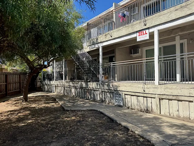 Oakwood Apartments — Photo 12