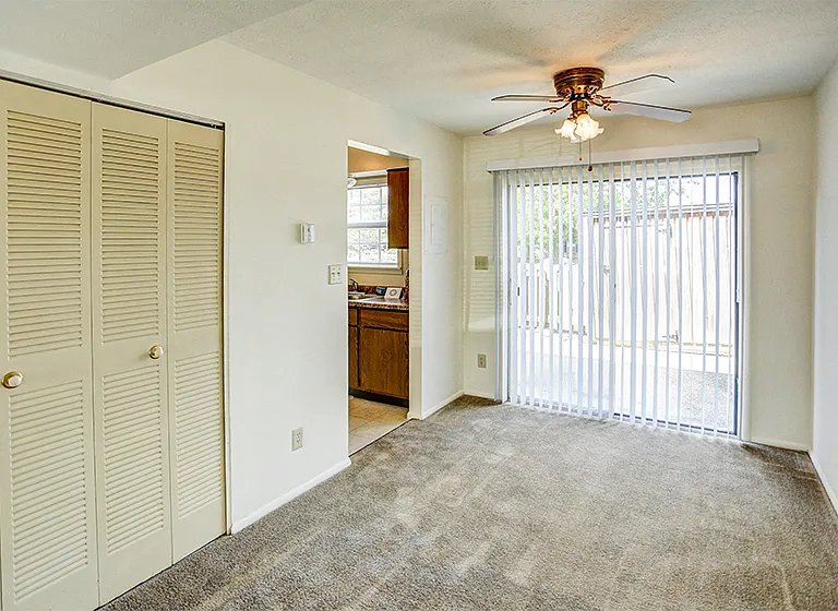Townhome Dining Room at Williamsburg on the Lake