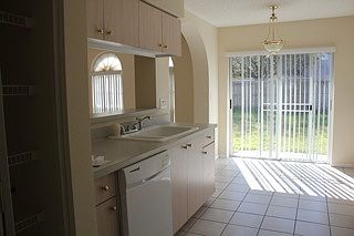 5th image of 737 Burlwood St