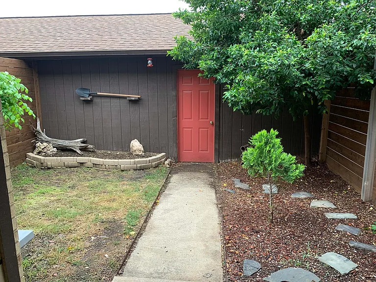 900B Kilkenny Ct — Photo 6