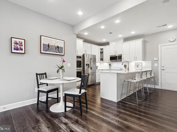 9823 Ames Dr, Manassas, VA 20110