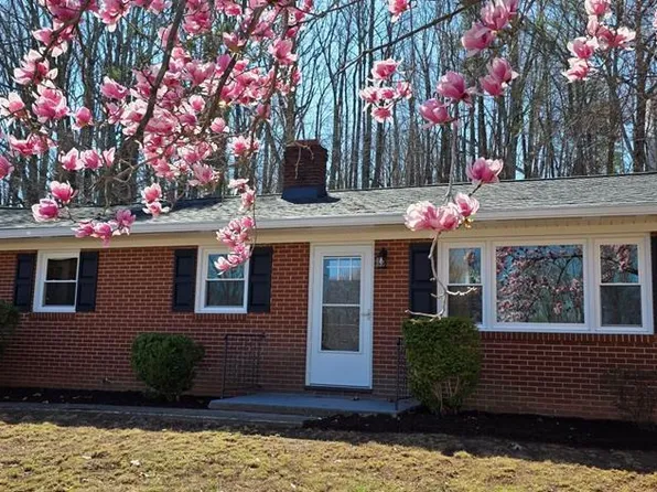 1602 Old Chatham Rd, Martinsville, VA 24112