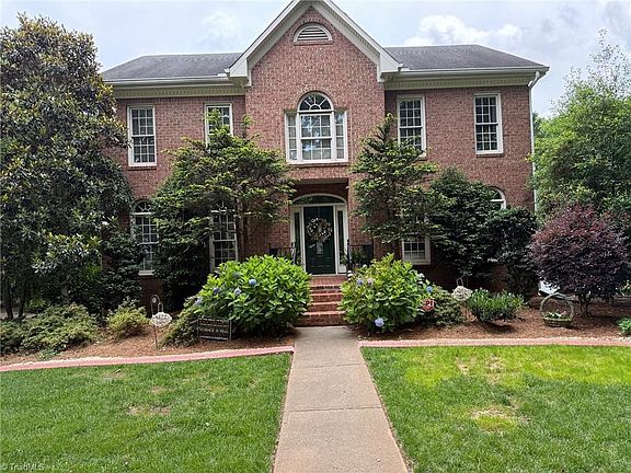 3rd image of 4118 Chatham Hill Dr