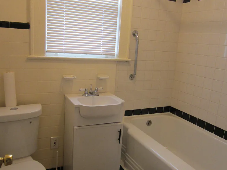 94 Campfield St — Photo 10