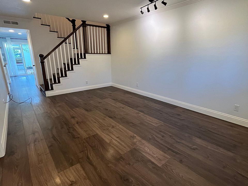 1st image of 772 Comet Dr