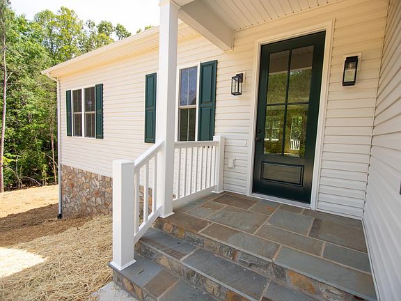 4th image of 135 Parkwood Dr