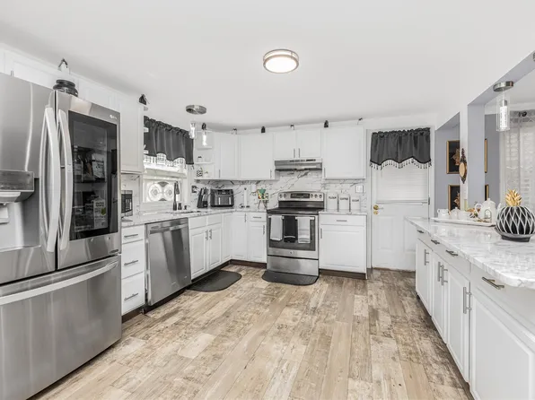 5 Queens Way, Newburgh, NY 12550