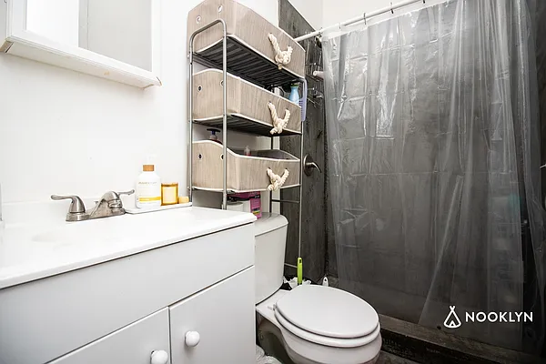 Rented by Nooklyn NYC LLC | media 42