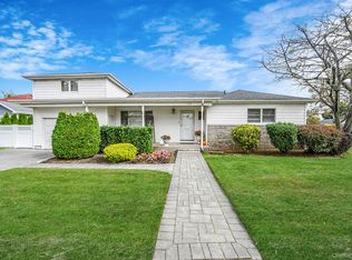 138 Claudy Lane, New Hyde Park, NY 11040