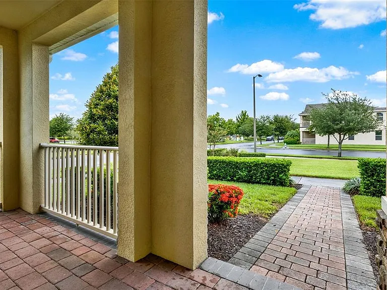 10649 Atwater Bay Dr — Photo 3