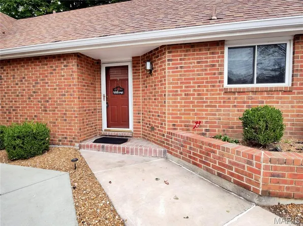 2252 Riverwood Trails Dr, Florissant, MO 63031