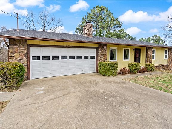 3rd image of 19 Elizabeth Dr