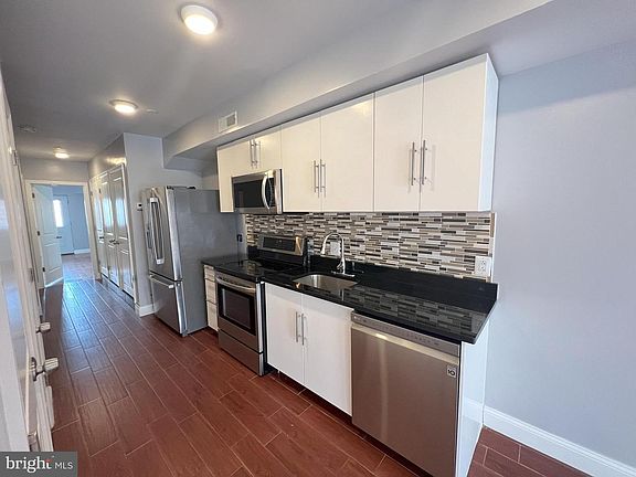 2nd image of 617 N 11th St