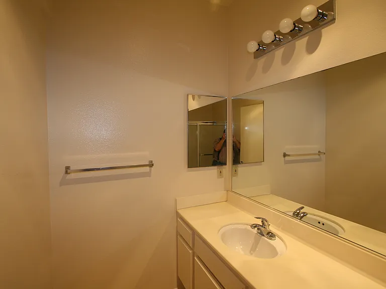 3637 Clarington Ave #213 — Photo 54