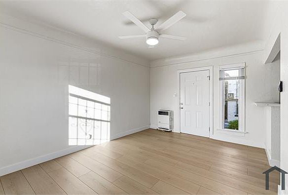 1st image of 320 1/2 W 84th Pl