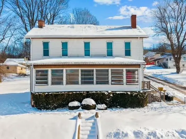 125 Center Ave, Burgettstown, PA 15021