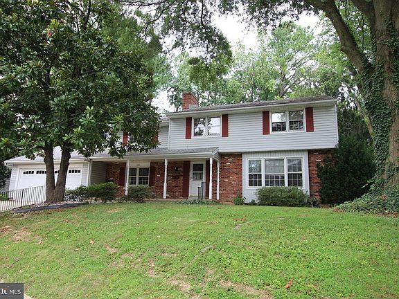 2nd image of 900 Baylor Dr