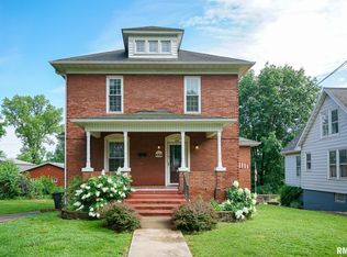 446 W Pine St, Canton, IL 61520