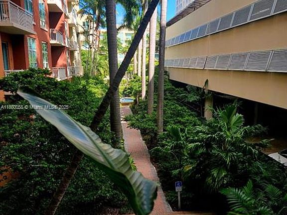 4th image of 2001 Biscayne Blvd APT 2215