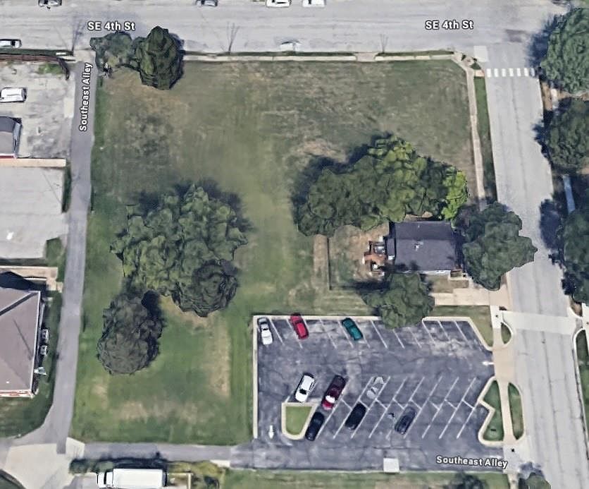 1st image of 400 SE Green St
