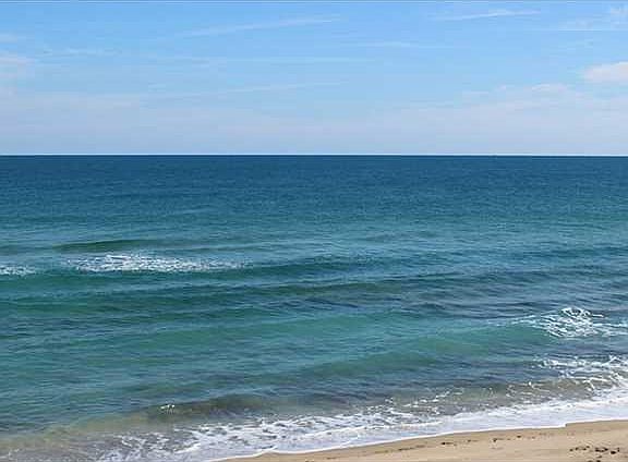 View. Direct Atlantic Ocean view!