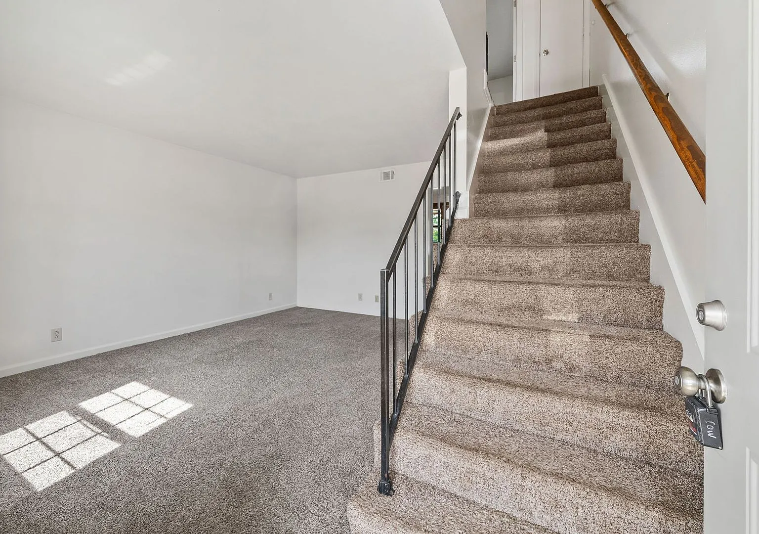 Northridge Drive-276 (x4) — Photo 3