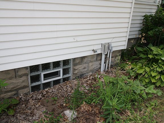 3rd image of 1029 Roger St NW