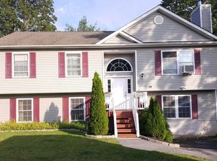 19 Manor Ln, Westbrookville, NY 12785