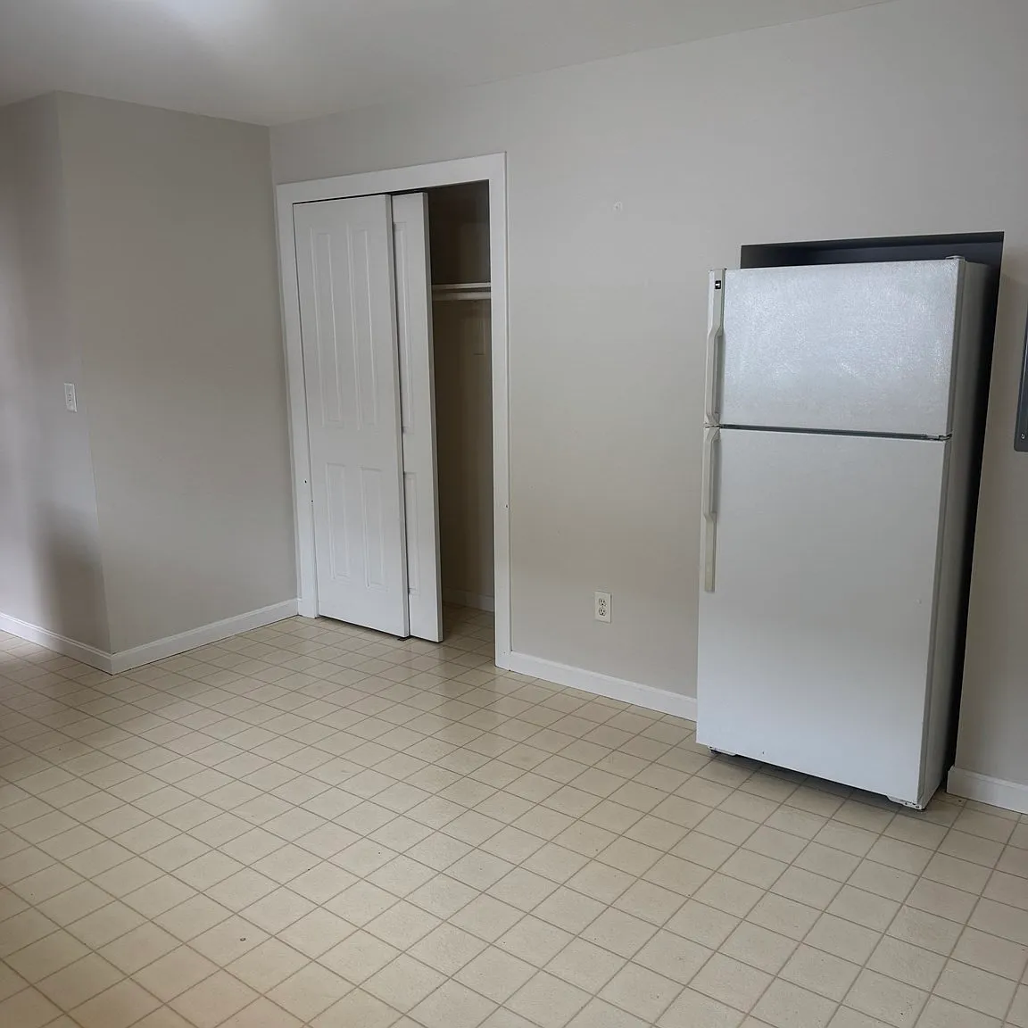 1 bed, 1.0 bath, 650 sqft, $2,000 — Photo 2