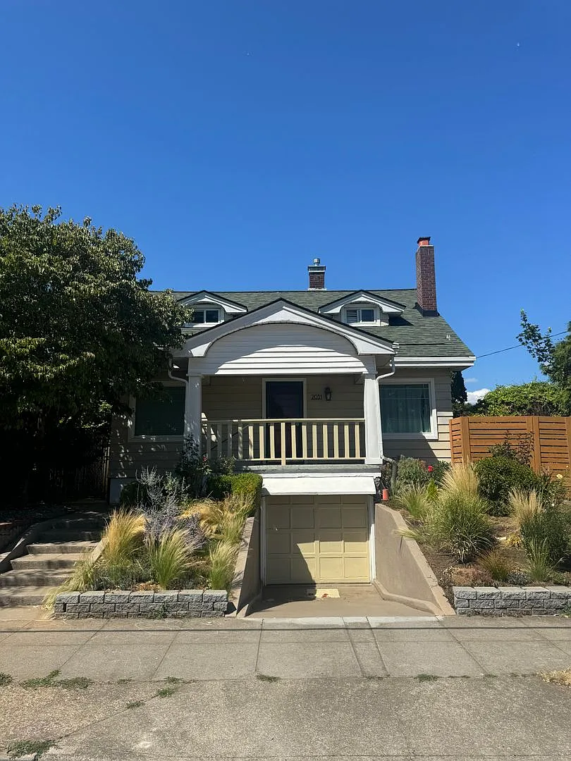 Prime Overlook Location / No Security Deposit W/ Rhino Sound Studio & Central Air — Photo 2