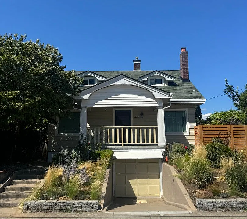 2031 N Killingsworth St