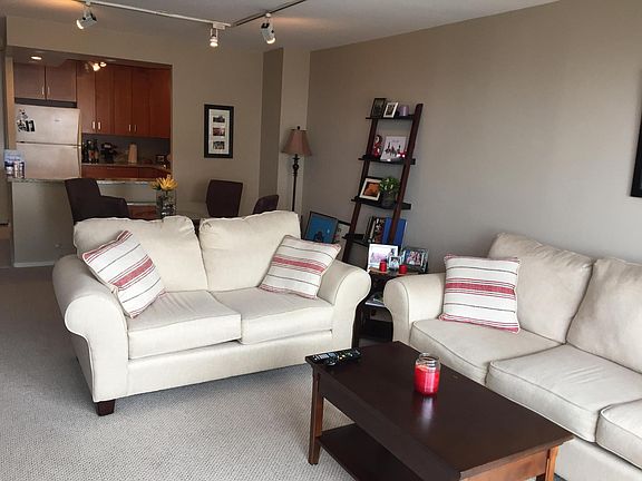 5th image of 2020 N Lincoln Park W APT 13E