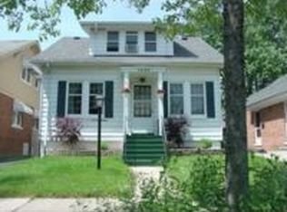 1429 Beaconsfield Ave, Grosse Pointe Park, MI 48230