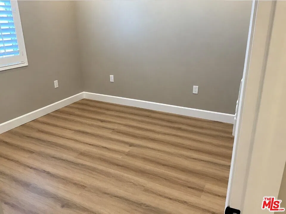 3 bed, 2.0 bath, 1000 sqft, $3,300 — Photo 4