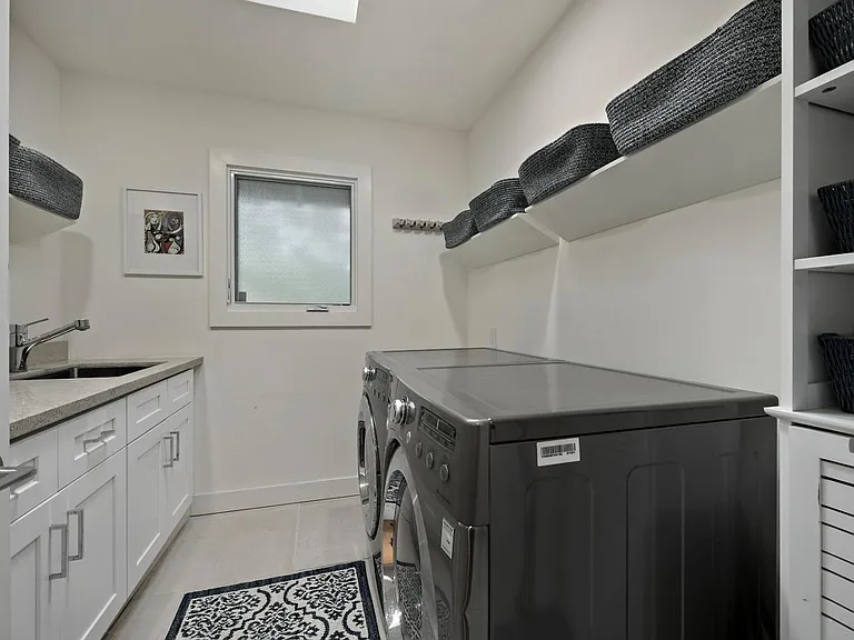 29 Eugenia Ln — Photo 33