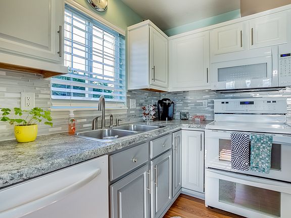 4th image of 1389 Woodfield Ln