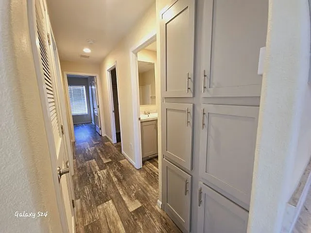2 bed, 2.0 bath, 880 sqft, $1,750 — Photo 4