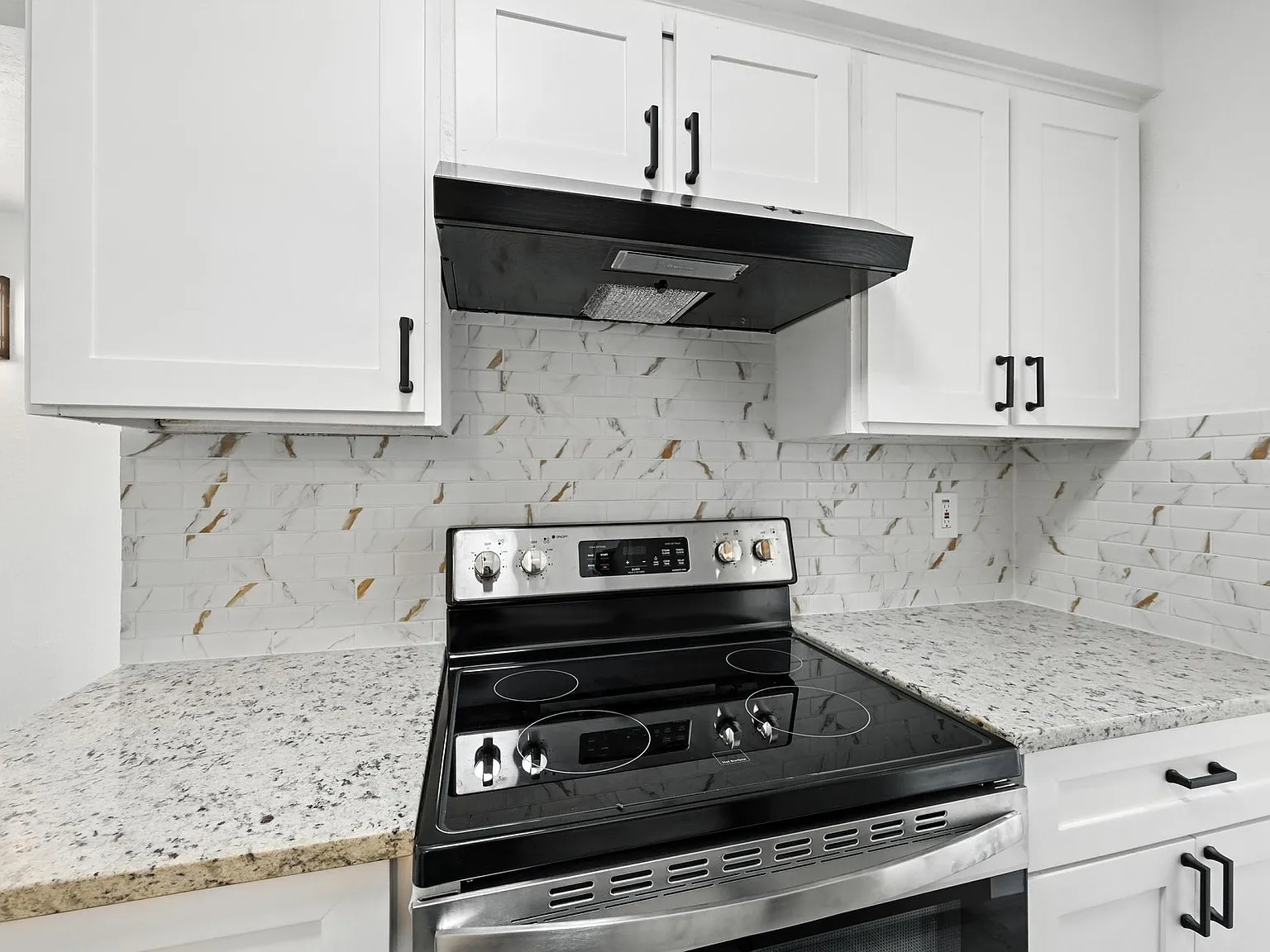 South Crest Apartments — Photo 3