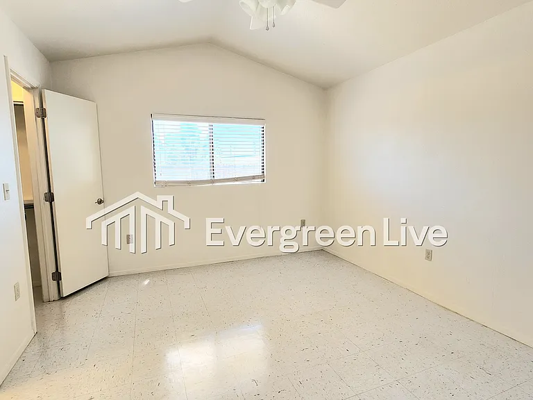 2263 Taos Ct — Photo 13