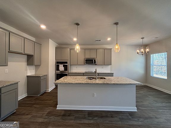 4th image of 503 Headwater Ct