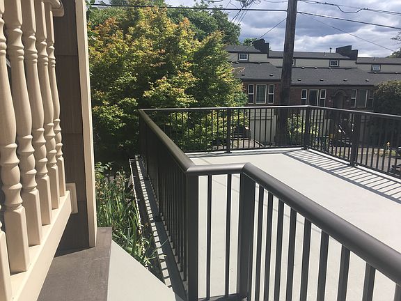 GARAGE PATIO
