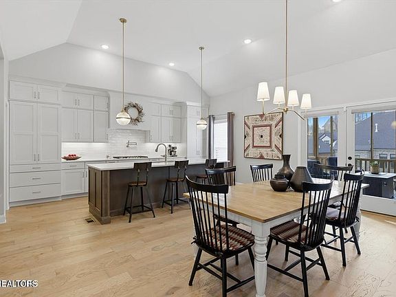 4th image of 12166 Broady Glen Ln