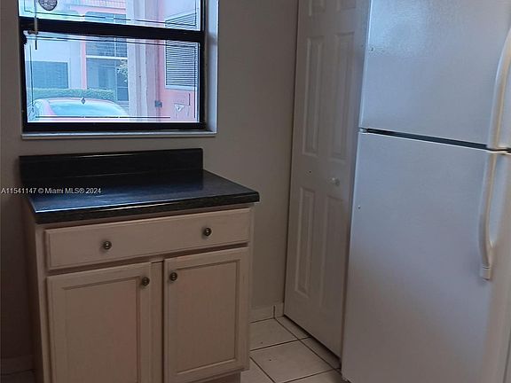 4th image of 20735 NE 8th Ct #10412