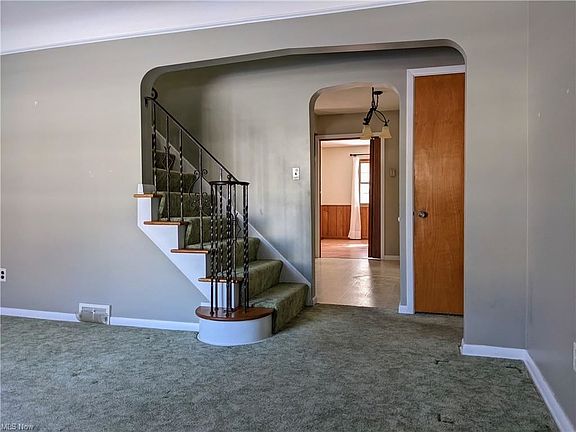 3rd image of 29130 Fuller Ave