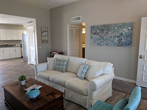 3rd image of 9508 W Briarwood Cir