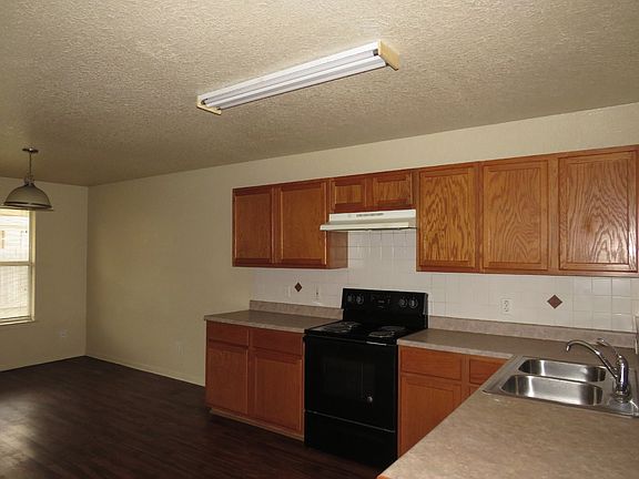 5th image of 1602 Dugger Cir APT A